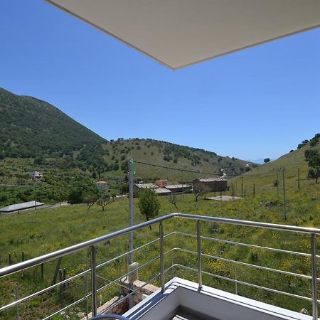 Bujtina Eleni Otel Himarë Dış mekan fotoğraf
